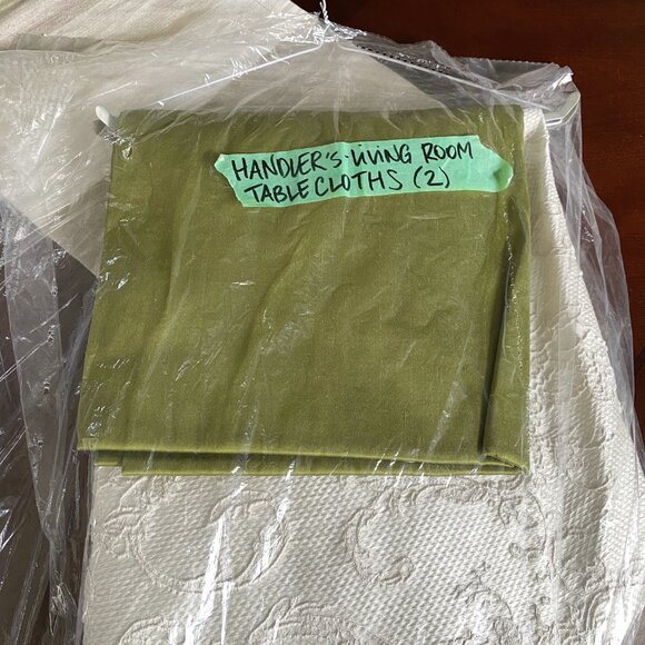 🎬✨Tv Show “UMBRELLA ACADEMY ” - Ivory Lace Tablecloth - Picture 10 of 12